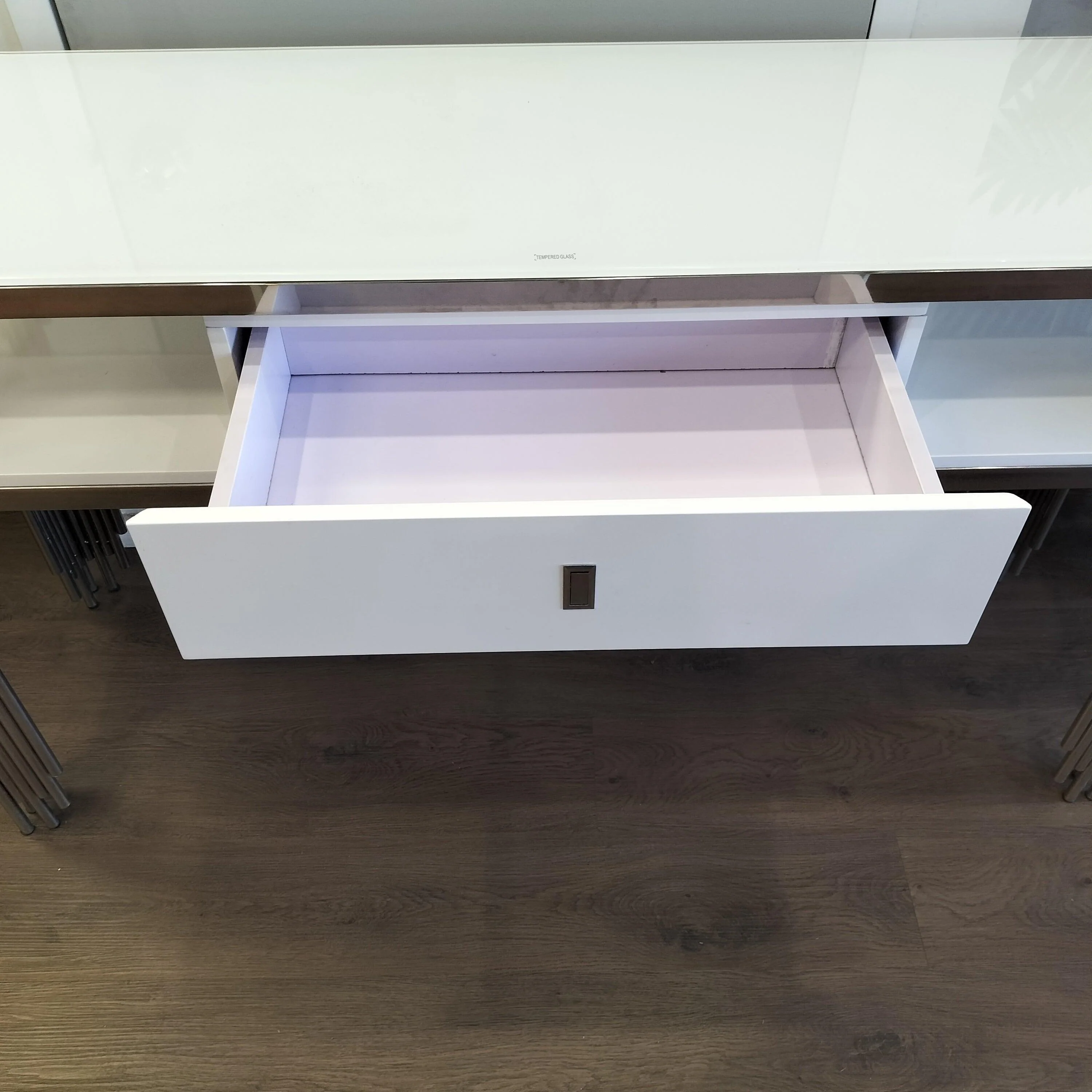 Douglas Console Table with Mirror - Image 3